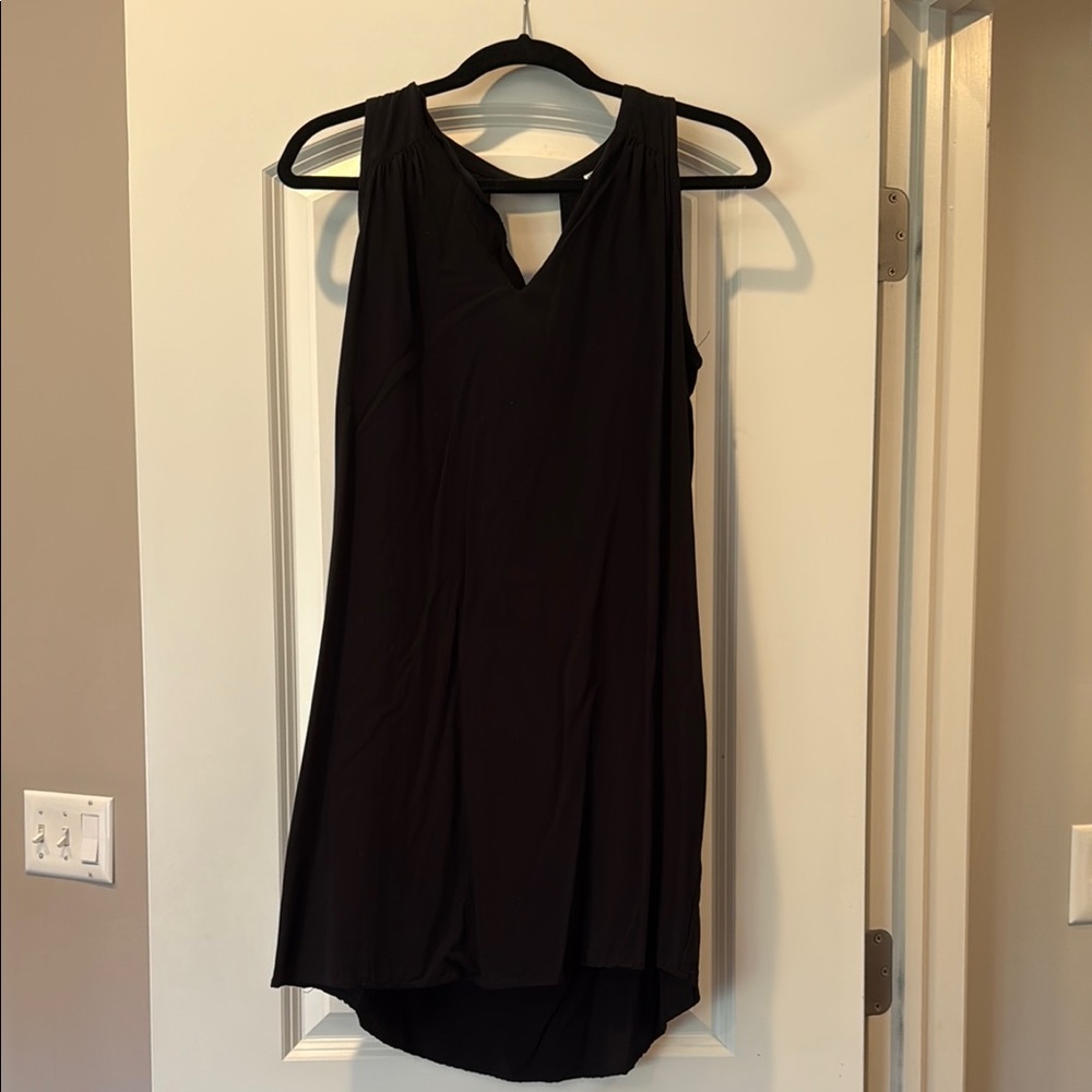 Old Navy Black Sleeveless V-Neck Sheath Dress